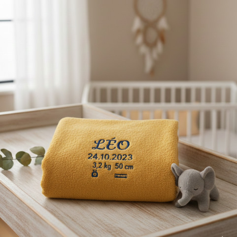 drap de bain naissance jaune personnalisé