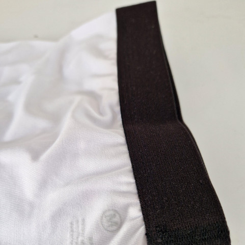 detail elastique noir du boxer