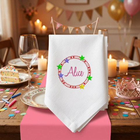 serviette brodée avec prénom couronne d'étoiles