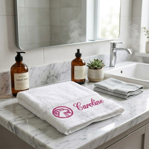 serviette de bain personnalisée avec prénom et signe astrologique capricorne