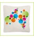 De jolies bulles colorées sur un coussin blanc format 40x40