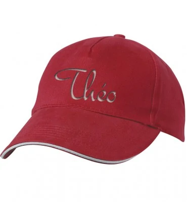 casquette avec broderie d'un prénom garçon