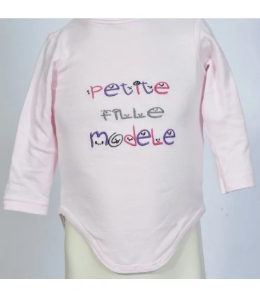 body original petite fille modele, brode a la main