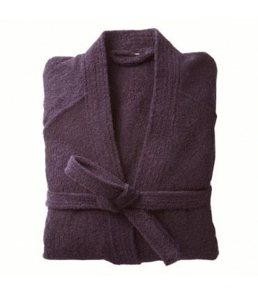 broderie sur un peignoir de bain en coton chocolat