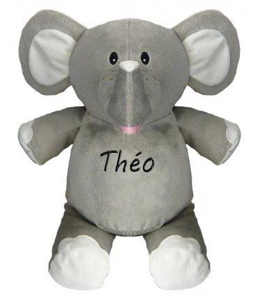 broderie sur un éléphant en peluche