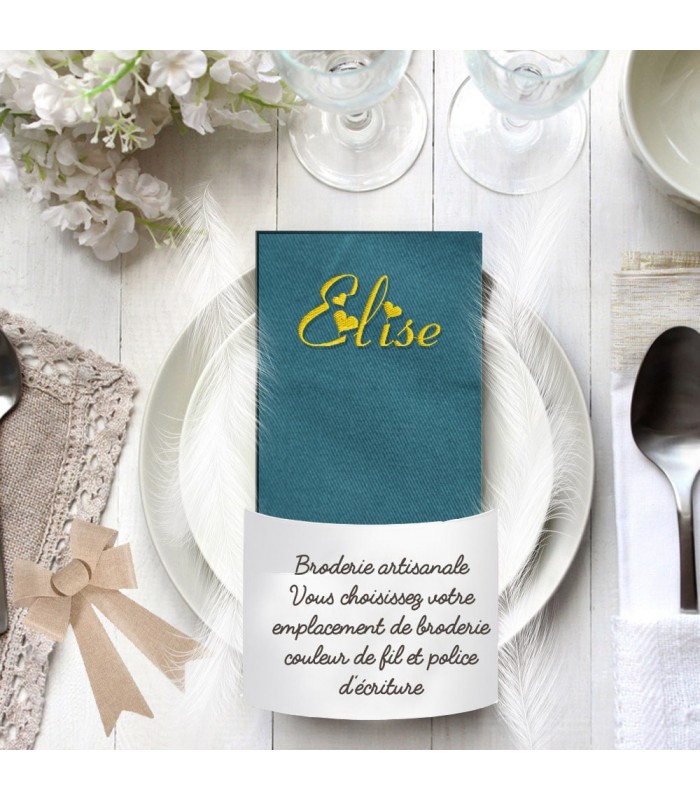 Serviette de table bleue vert brodée avec prénom