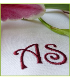 serviette de table brodée avec initiales