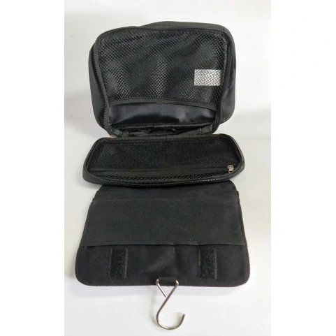trousse de toilette ouverte
