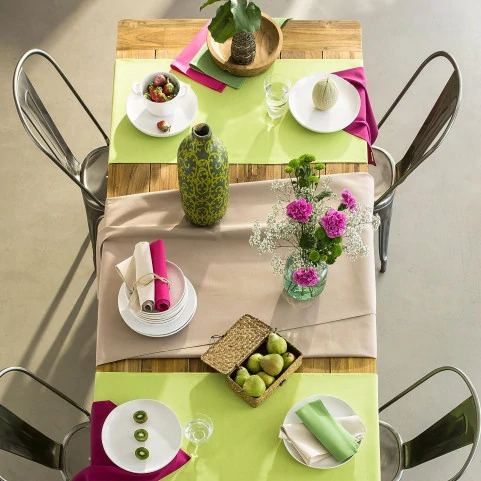 chemin de table avec broderie
