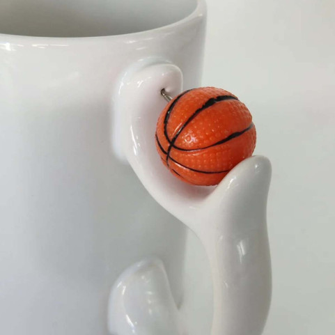 Mug basket ball avec ballon personnalisé