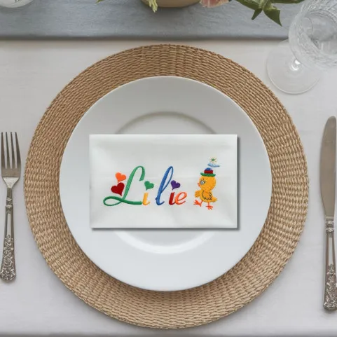 serviette de table brodée enfant