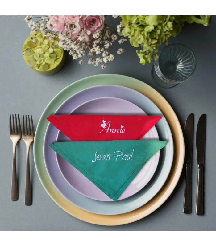 Serviette de table personnalisée brodée