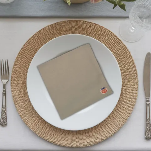 Serviette table brodée