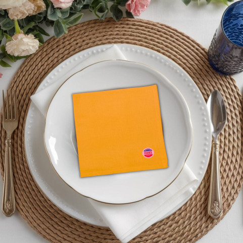 broderie sur serviette de table orange