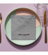 serviette de table grise brodée