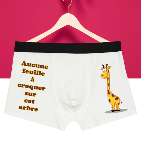 boxer homme amusant la girafe