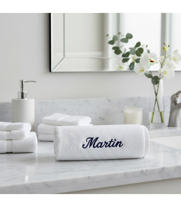 Le Drap de Bain Blanc Intemporel – Broderie Personnalisée