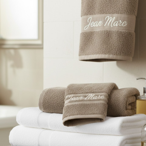 drap de bain beige marron personnalisé broderie
