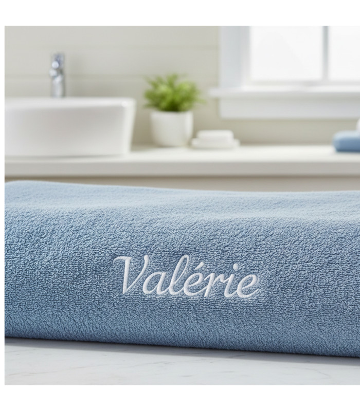 Drap de Bain Brodé Prénom - Personnalisation Familiale et Cadeau Entreprise