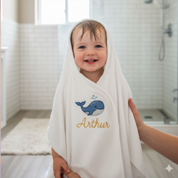 Cape de bain bébé brodée